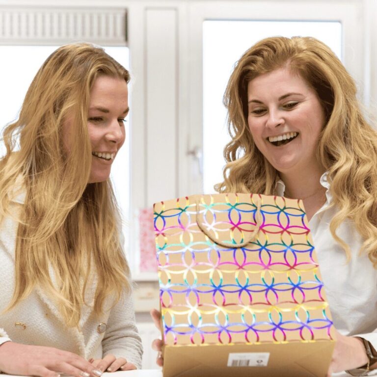 Cream Simple Inspiring Quote LinkedIn Post (37)